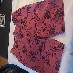 NWT womens under armour 9" shorts size 4